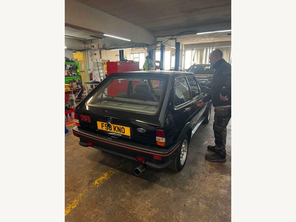 Ford Fiesta Xr2 White #39
