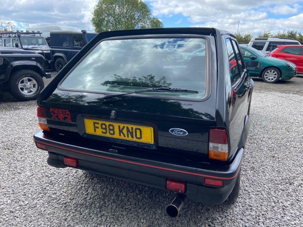 Ford Fiesta Xr2 White #30