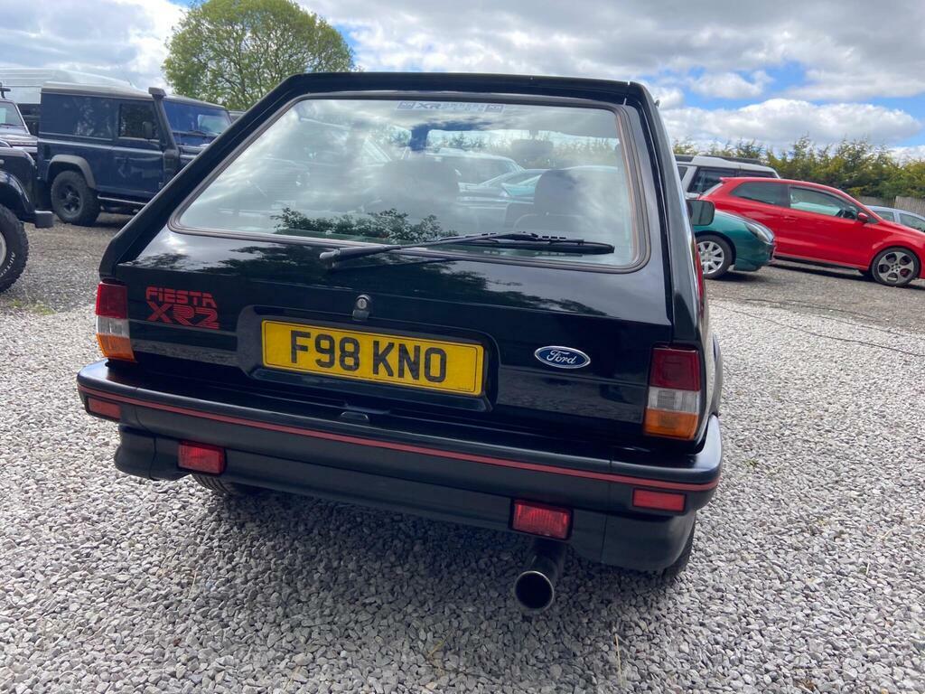 Ford Fiesta Xr2 White #32