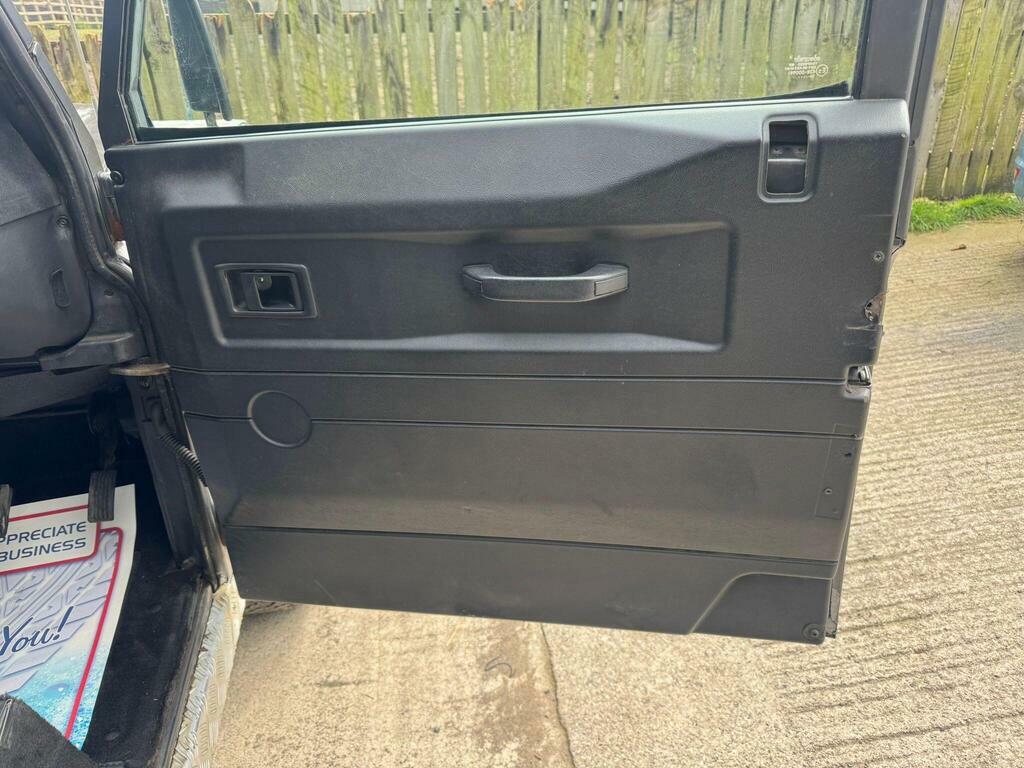 Land Rover Defender 90 2.5L Hard-top Td5 Blue #40