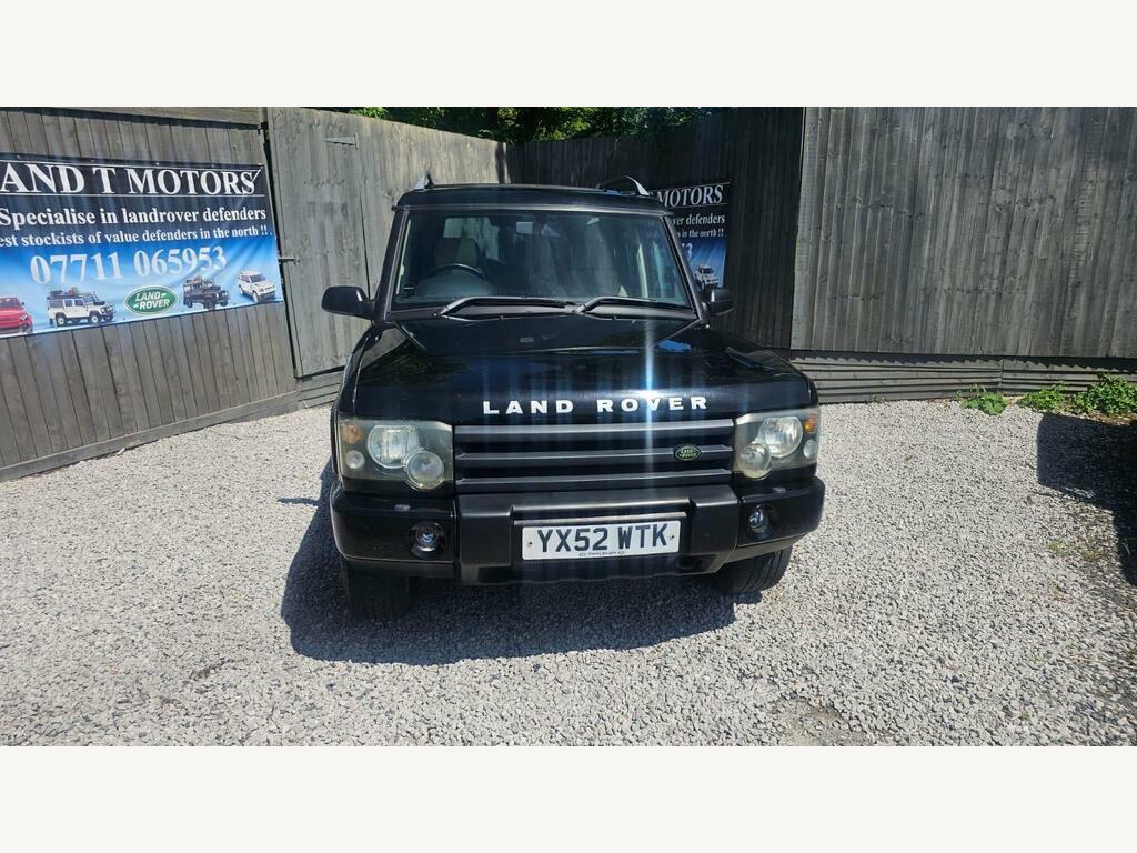 Land Rover Discovery 2.5 Td5 Es Premium Station Wagon YX52WTK Black #2
