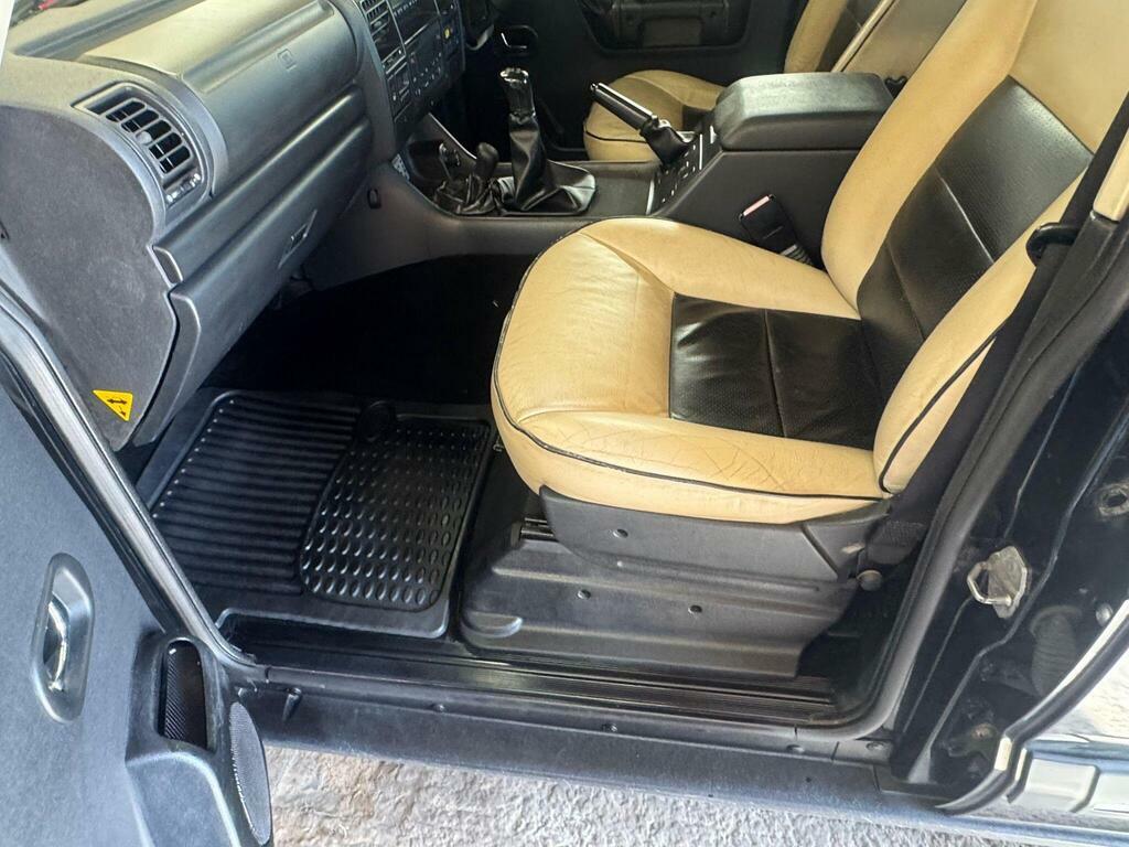 Land Rover Discovery 2.5 Td5 Es Premium Station Wagon YX52WTK Black #5