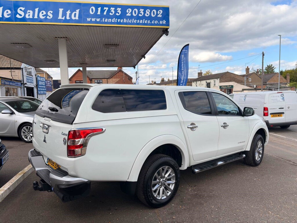 Mitsubishi L200 Barbarian Double Cab Di-d 4Wd WV66ZHE White #6