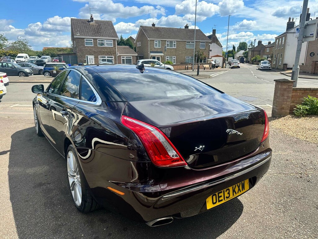 Jaguar XJ Portfolio V6 D Red #6