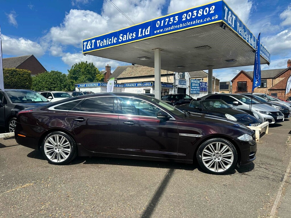 Jaguar XJ Portfolio V6 D Red #4