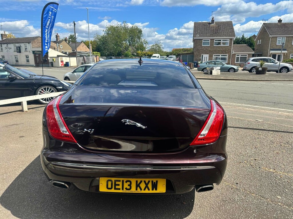 Jaguar XJ Portfolio V6 D Red #5