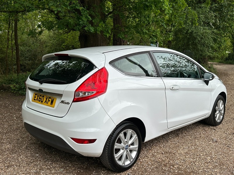 Ford Fiesta Zetec White #4
