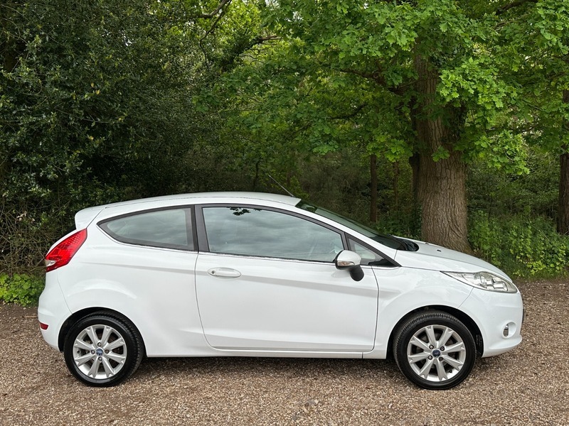 Ford Fiesta Zetec White #3