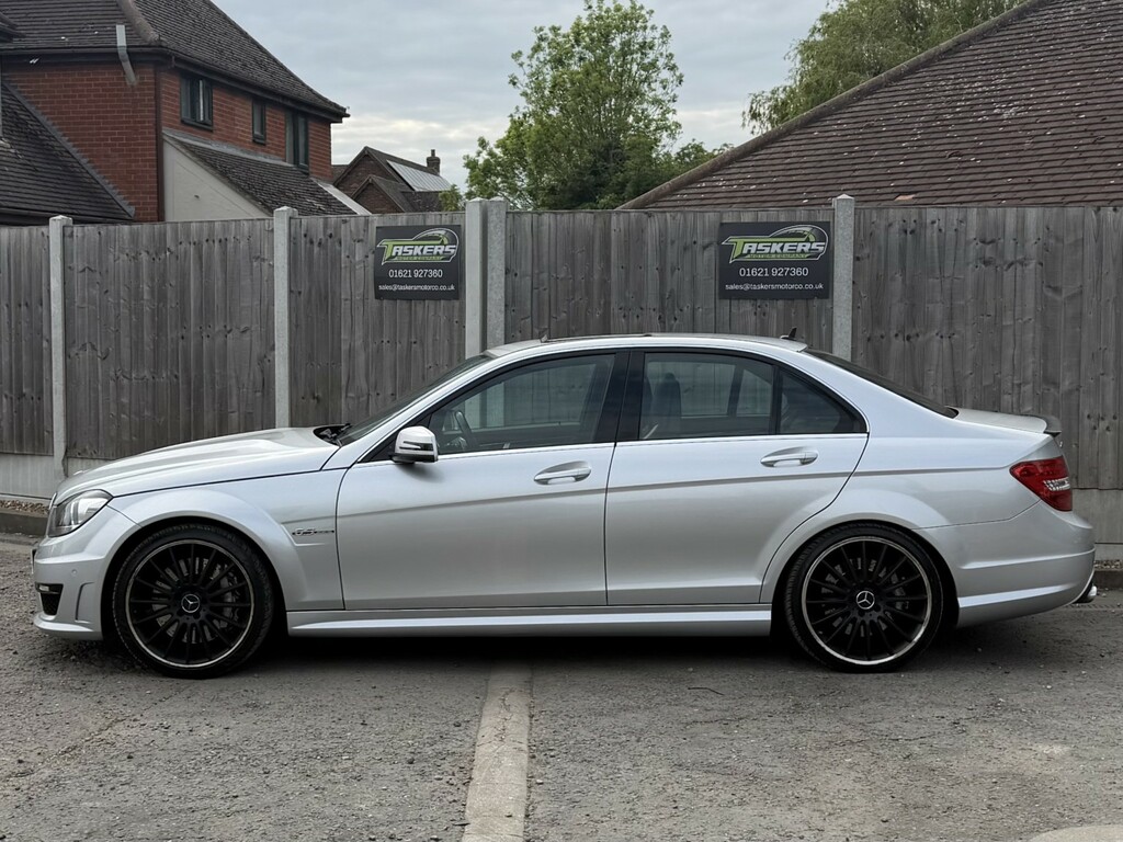 Mercedes-Benz C Class Saloon 6.3 C63 V8 Amg 201414 Silver #4