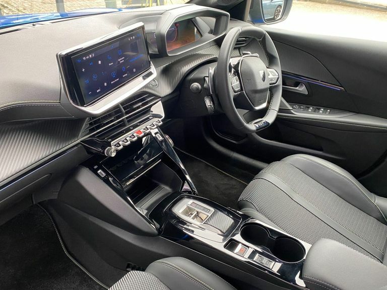Peugeot 208 1.2 Gt E-dsc6 Euro 6 Ss Black #2