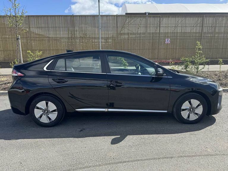 Hyundai Ioniq 1.6 Gdi Hybrid Premium Dct Black #3
