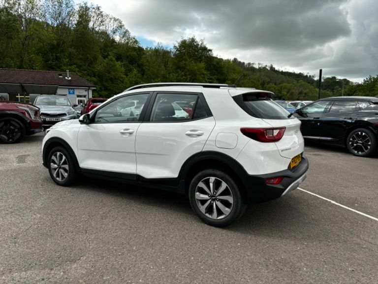 Kia Stonic 1.0T Gdi 99 2 Dct FH22KDK White #4