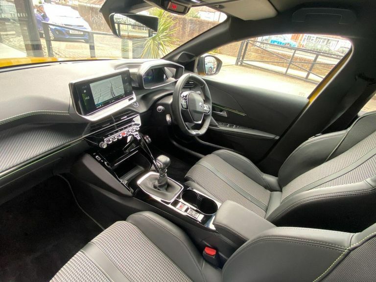 Peugeot 208 1.5 Bluehdi Gt Euro 6 Ss Black #2