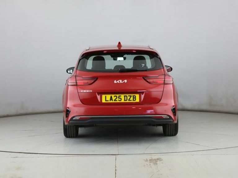 Kia Ceed 1.5T Gdi Isg 138 2 LA25DZB Red #4