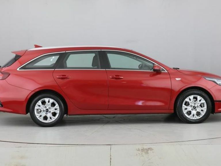 Kia Ceed 1.5T Gdi Isg 138 2 LA25DZB Red #3
