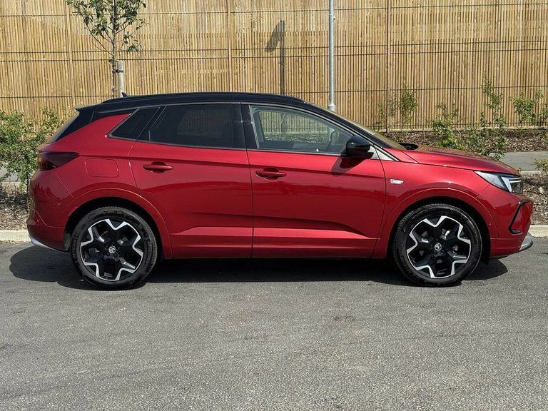 Vauxhall Grandland 1.2 Turbo Ultimate DS24OYW Red #2