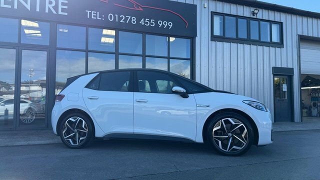 Volkswagen ID.3 Hatchback CX22LNH White #3