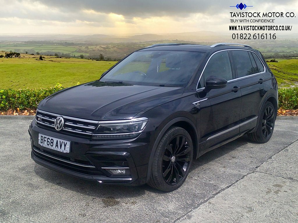 Volkswagen Tiguan 2L R-line BF68AVY Black #4