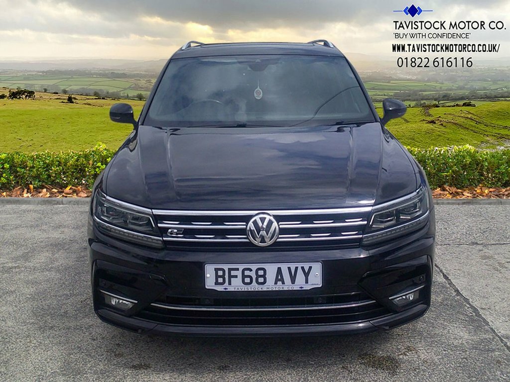 Volkswagen Tiguan 2L R-line BF68AVY Black #3