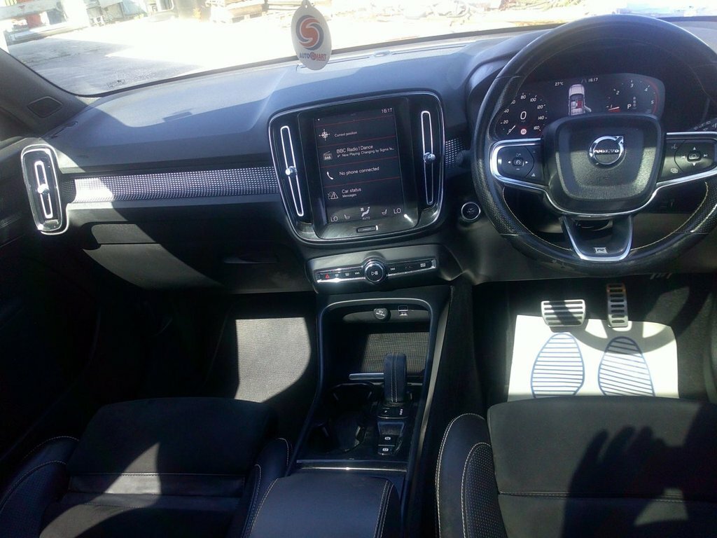 Volvo XC40 2L R-design NK19LOD Red #2