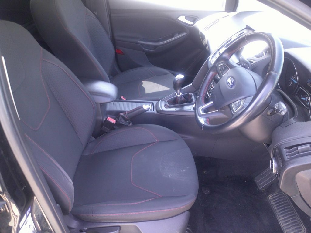 Ford Focus 2L Zetec S WG66BND Black #6