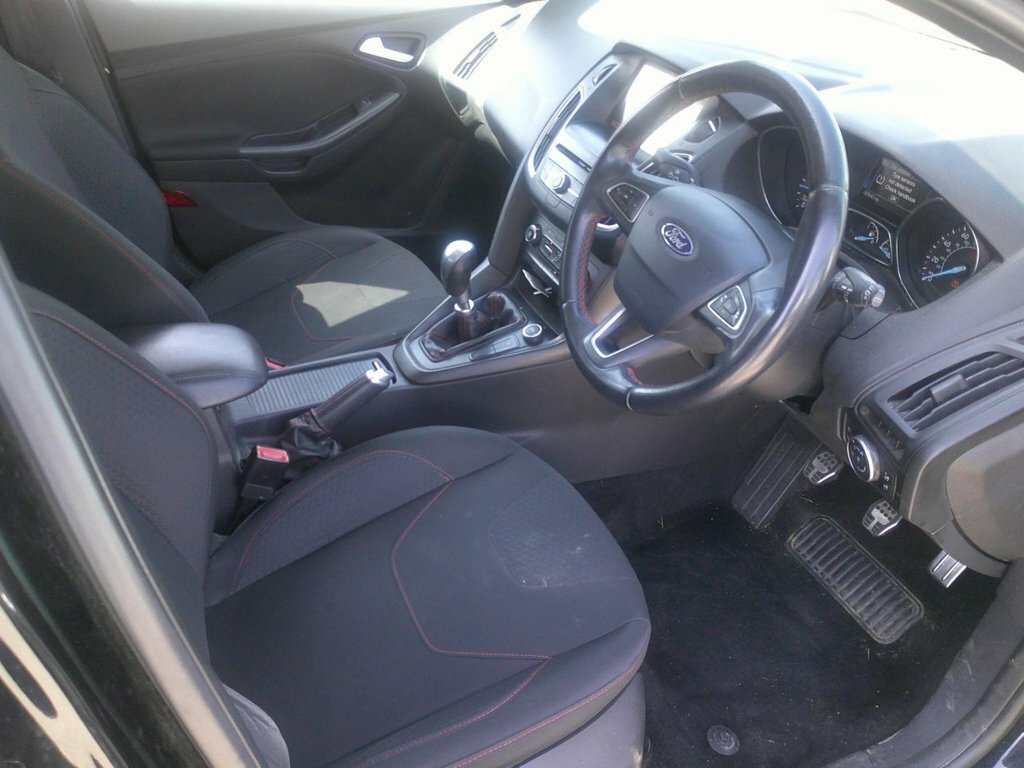Ford Focus 2L Zetec S WG66BND Black #5
