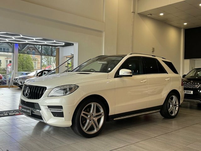 Mercedes-Benz M Class 2014 3.0 Ml350 V6 Bluetec Amg Sport Suv KV14UCP White #4