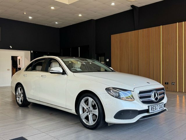 Mercedes-Benz E Class 2017 3.0 E350d V6 Se Premium Saloon G RE67OAO White #4