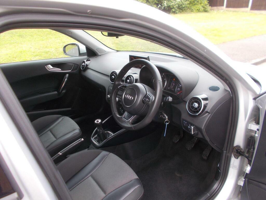 Audi A1 1.6 Tdi Sport Sportback Euro 5 S S VN13ZKM Silver #3