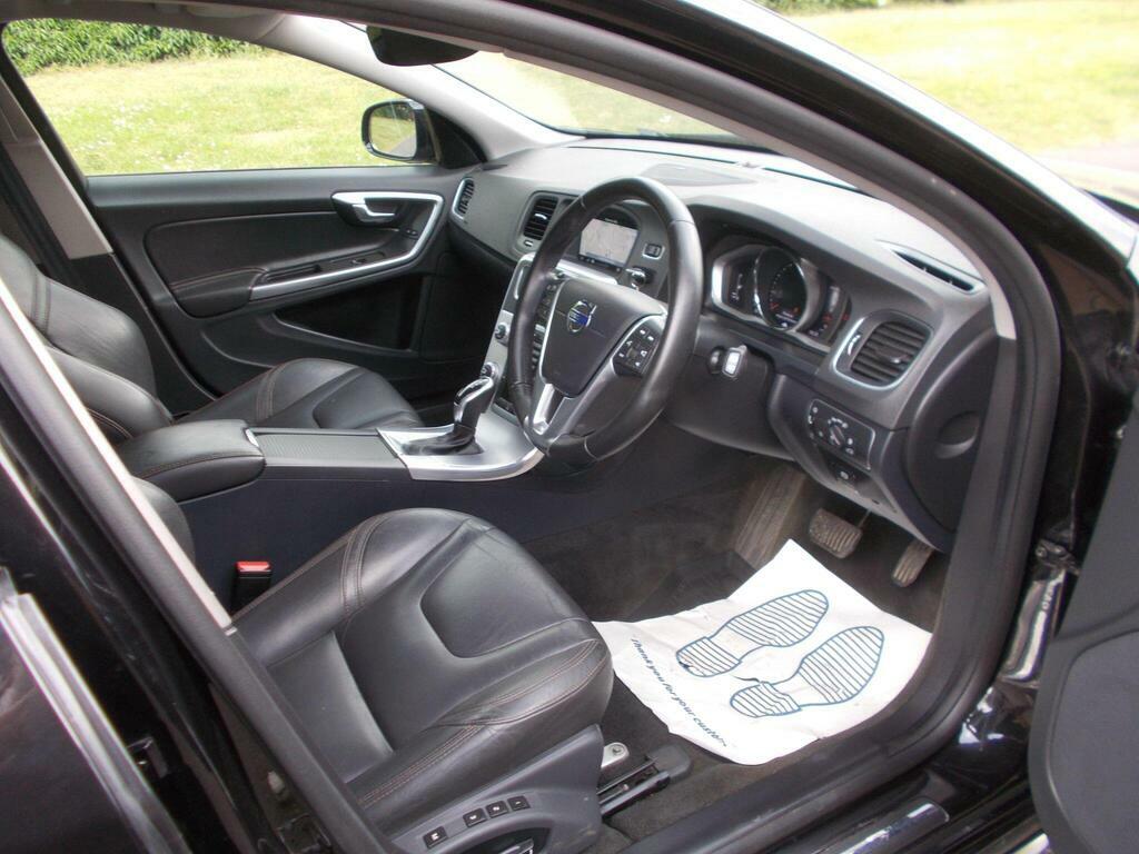 Volvo V60 Cross Country 2.0 D3 Lux Nav Euro 6 S S Black #4