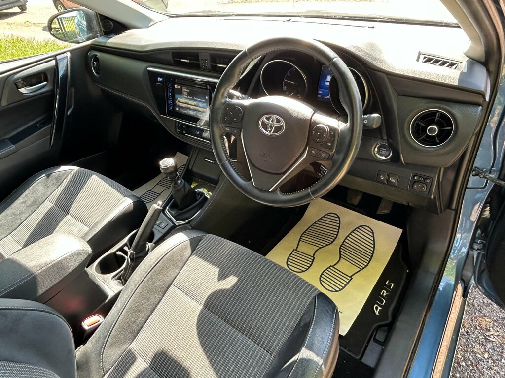 Toyota Auris 1.2 Vvt-i Excel Hatchback Euro 6 GV66BFK Blue #2