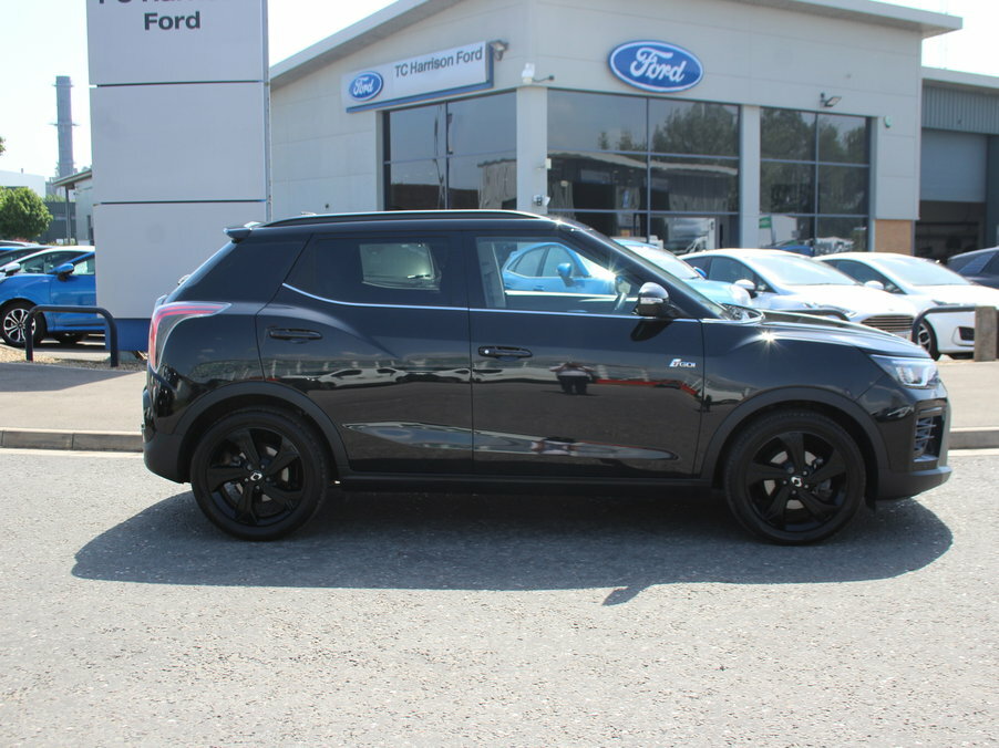 SsangYong Tivoli 1.5 K40 Black #5