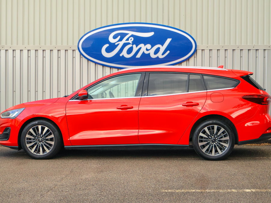 Ford Focus 1.0 Ecoboost Hybrid Mhev 155 Titanium X FJ73RDZ Red #3