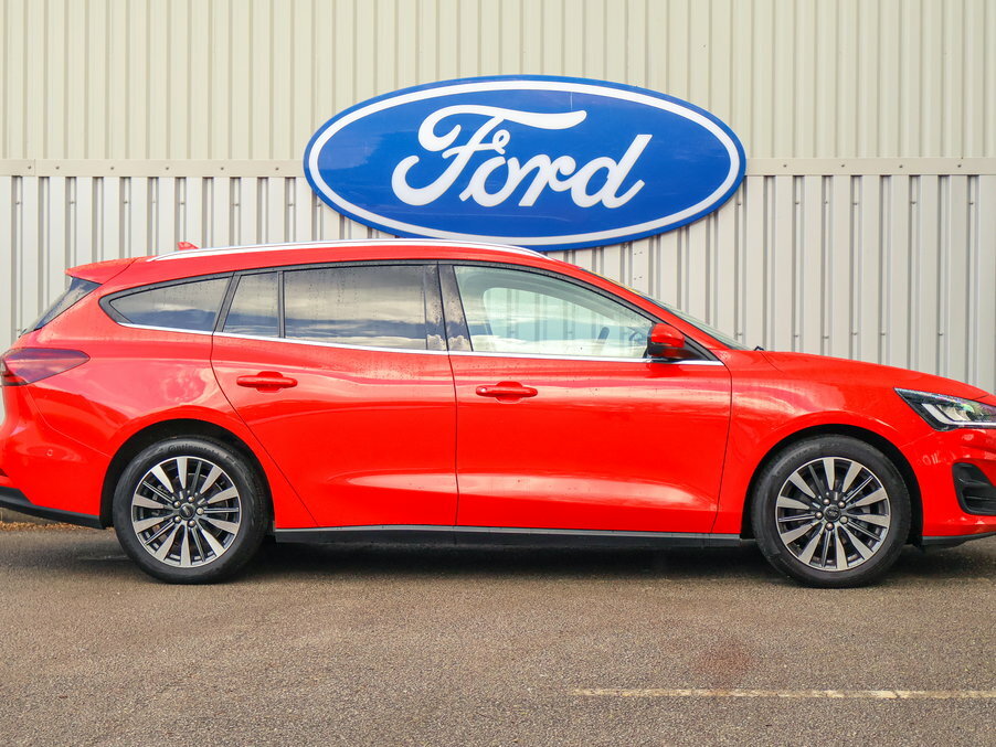 Ford Focus 1.0 Ecoboost Hybrid Mhev 155 Titanium X FJ73RDZ Red #5