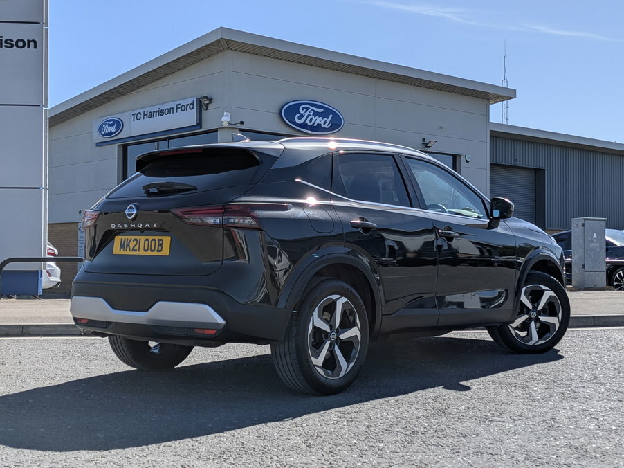 Nissan Qashqai 1.3 Dig-t Mh 158 Premiere Edition Xtronic MK21OOB Black #4