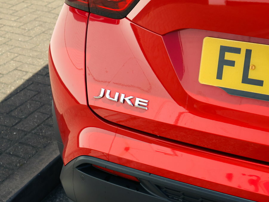 Nissan Juke 1.6 Hybrid N-connecta FL73SJX Red #6