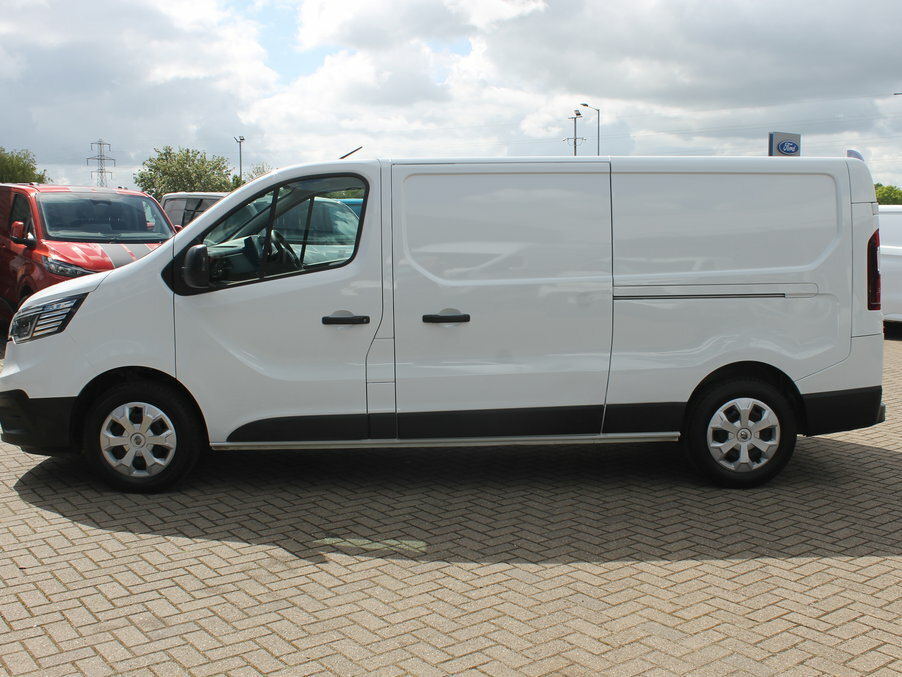 Renault Trafic Ll30 Blue Dci 130 Advance Safety Van NV24FCN White #4