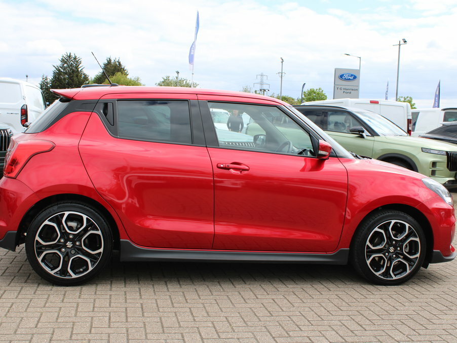 Suzuki Swift 1.4 Boosterjet 48V Hybrid Sport Red #4