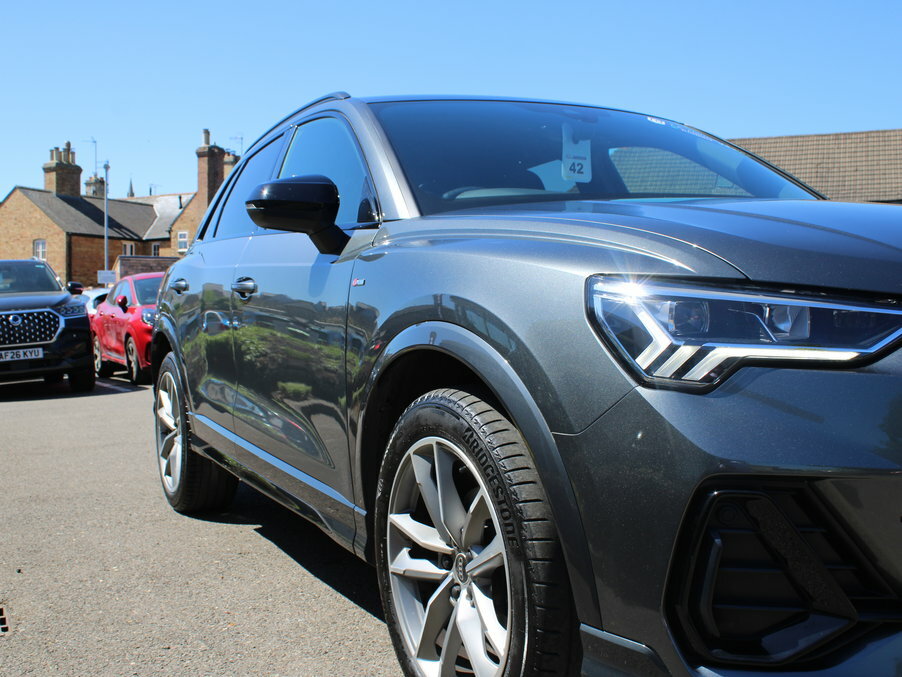 Audi Q3 35 Tfsi Black Edition S Tronic ML22UYM Grey #5