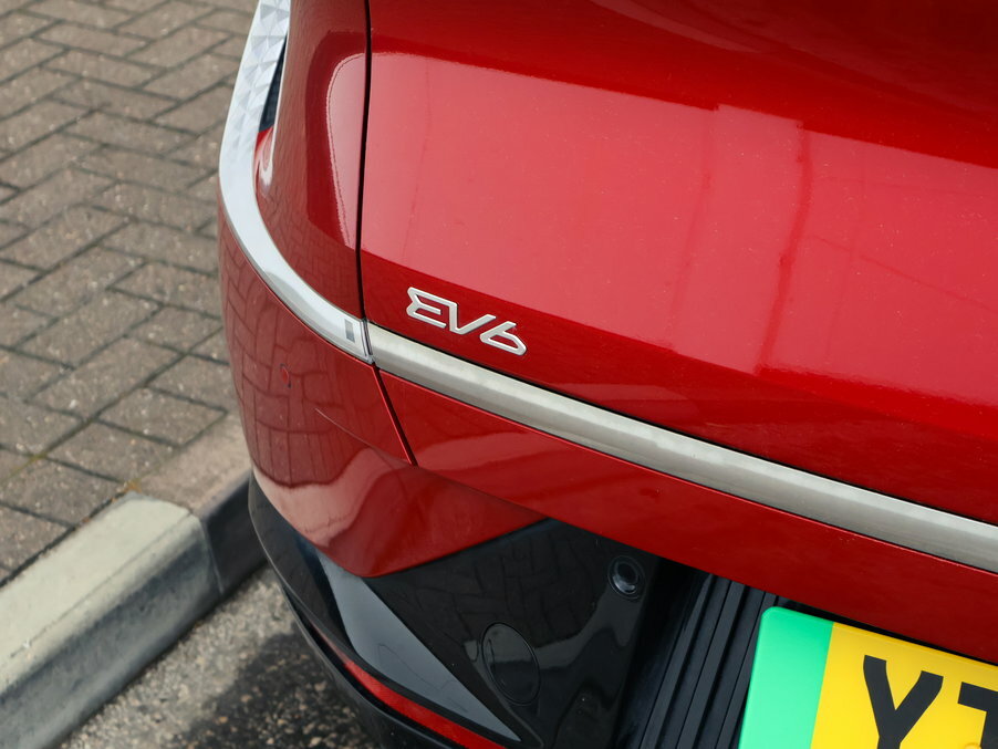 Kia EV6 166Kw Air 77.4Kwh Red #6