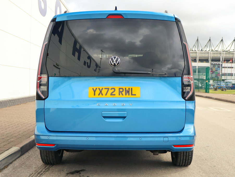 Volkswagen Caddy Maxi Estate Enter Description YX72RWL Blue #5