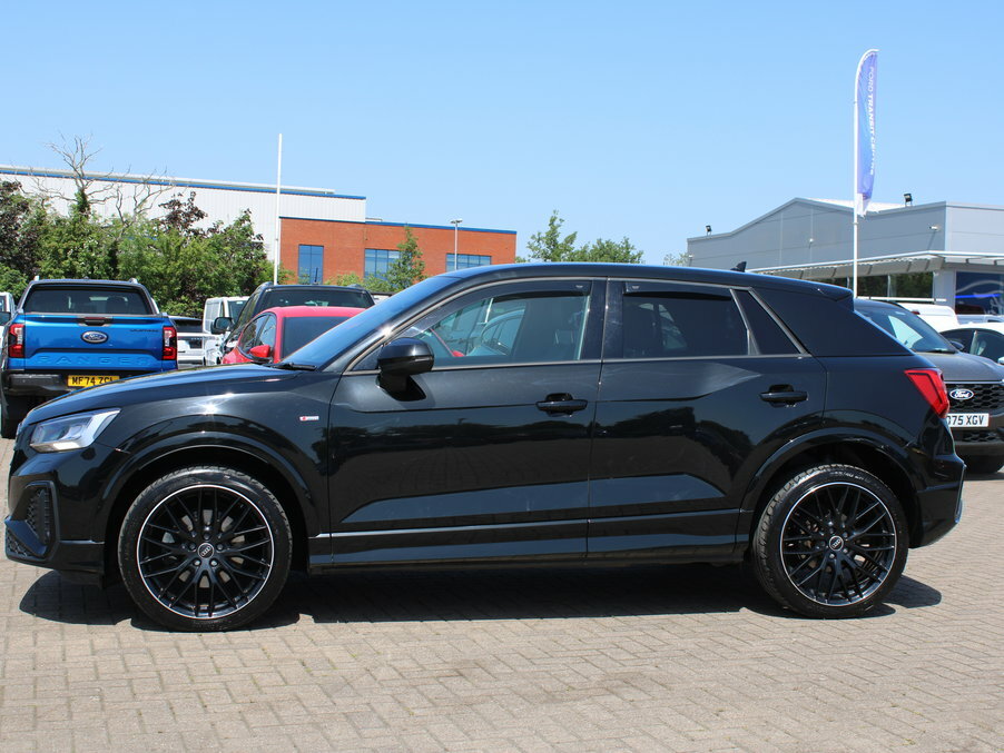 Audi Q2 35 Tfsi Black Edition MW70NVJ Black #3
