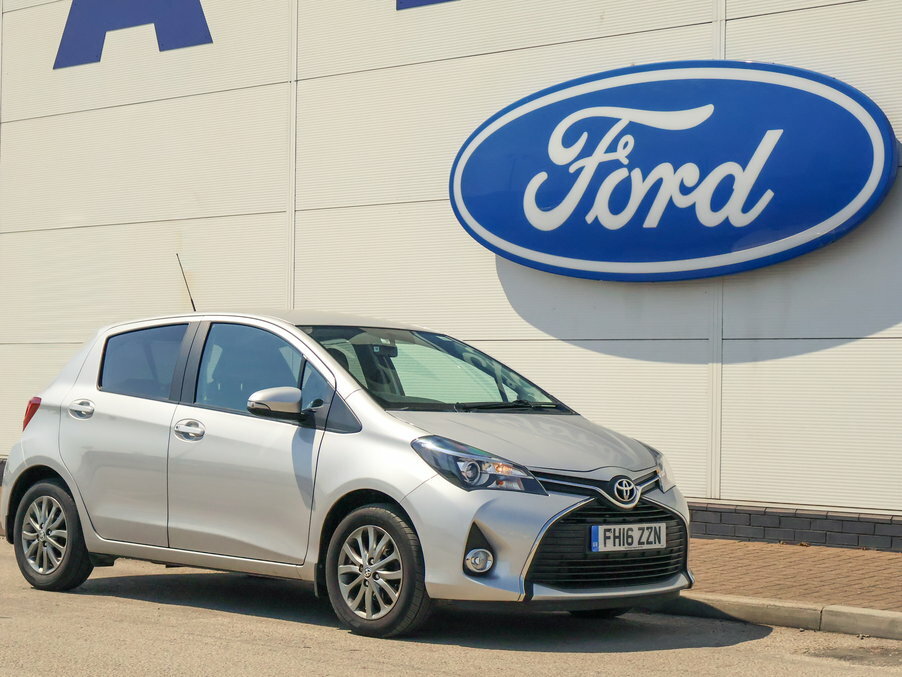 Toyota Yaris 1.33 Vvt-i Icon Silver