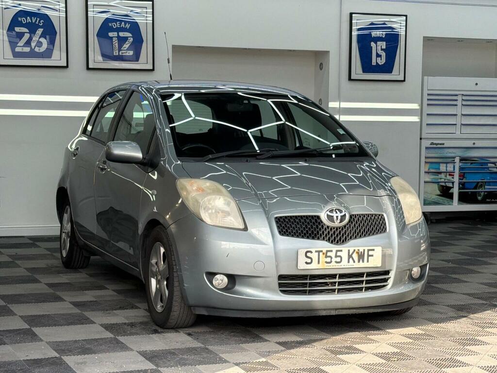 Toyota Yaris Hatchback 1.3 Vvt-i T Spirit 200655 Silver