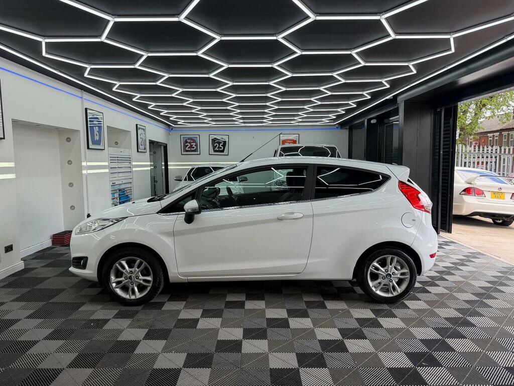 Ford Fiesta Hatchback 1.25 Zetec Euro 6 201565 BU65TWP White #6