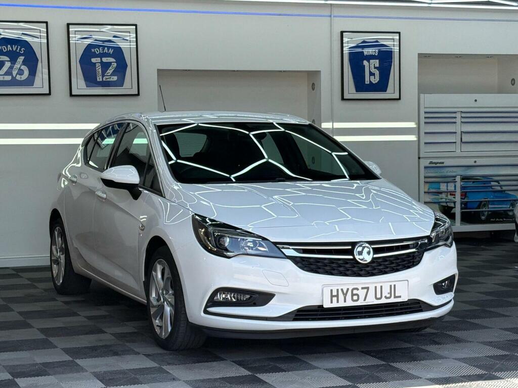Vauxhall Astra Hatchback 1.4I Sri Euro 6 201767 White