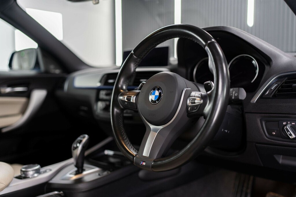 BMW 1 Series Hatchback DS68YPX Blue #3