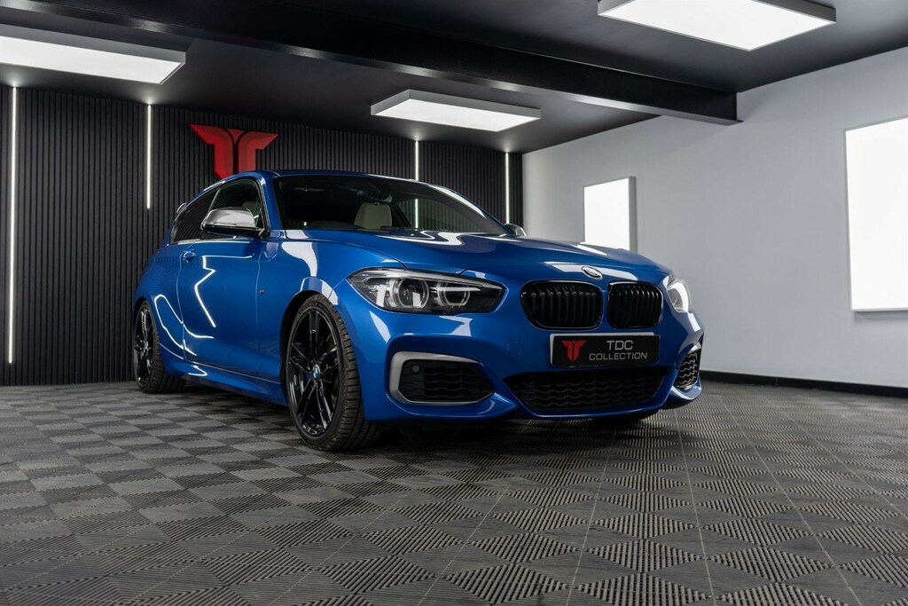 BMW 1 Series Hatchback DS68YPX Blue #4