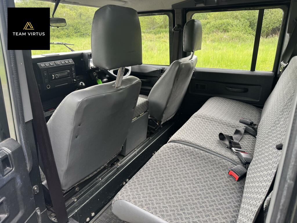 Land Rover Defender 110 Pickup Blue #21