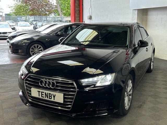 Audi A4 Tfsi Se LM18GKF Black #4